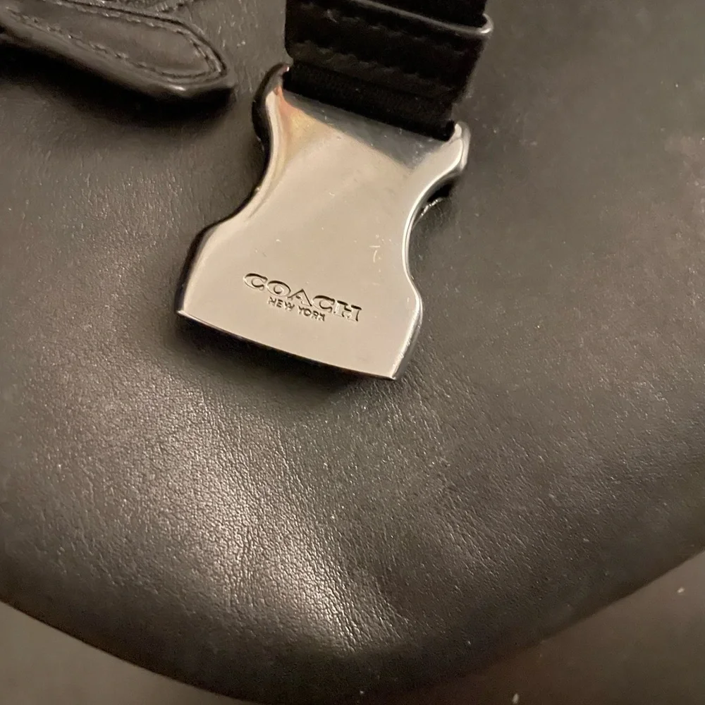 Coach Utility Bag - Picture 3 of 3